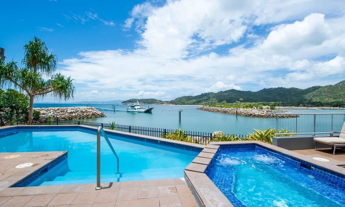 Nelly Bay Apartment | 1 Bright Point Apartment 1312