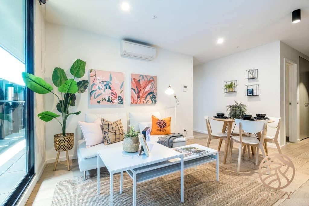 Abbotsford Apartment | 128*Summer Playfulness along the Yarra River*3BR Playhouse Suite