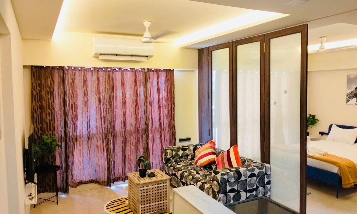 Kurla Apartment | 1BR Service Apartment B-104 BKC By Florastays