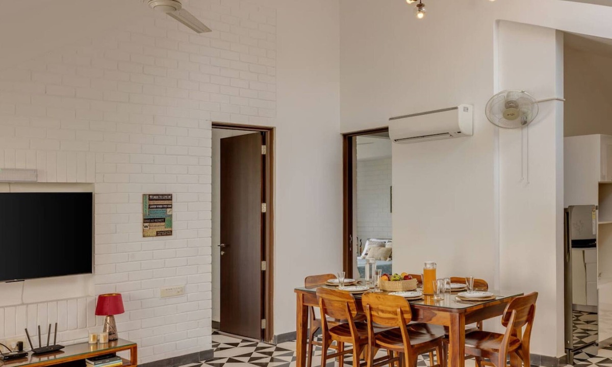 Nerul Apartment | 2BR w Rooftop Pool in North Goa Close to Beaches