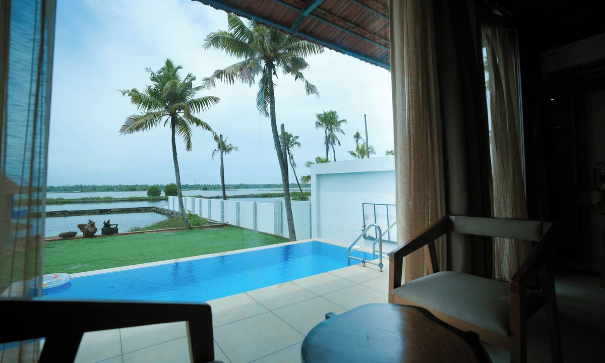 Vypin Hotel | 36 Palms - Sun and Sand