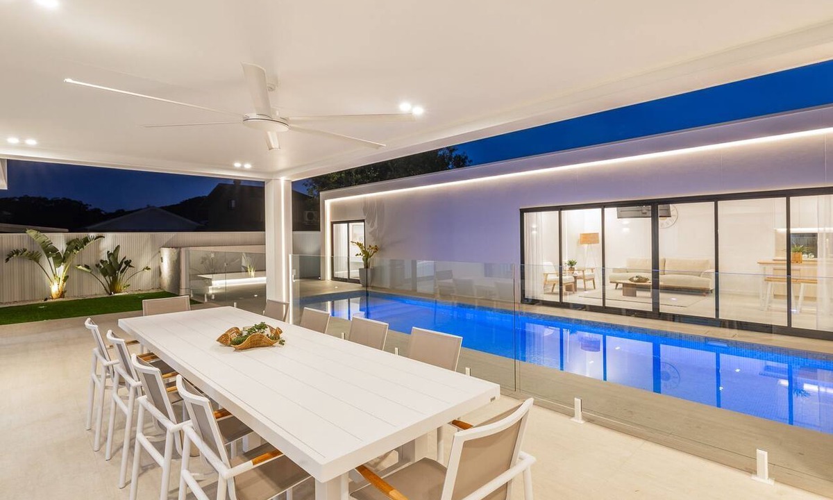 Shoal Bay House | 57 Tomaree Road Complex - House and Cabana with Pool, Linen, Air-con, Wi-fi, Boat Parking