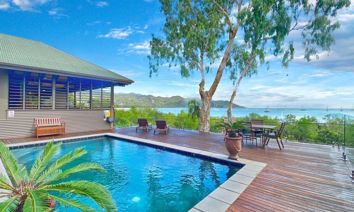 Horseshoe Bay House | Absolute Beachfront & Pool House