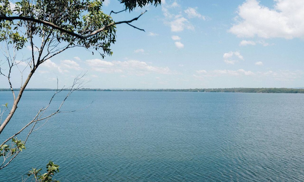 Lake Munmorah House | Absolute Lakefront Luxe Retreat | Sleeps 10 | 3 Decks + Pool Table