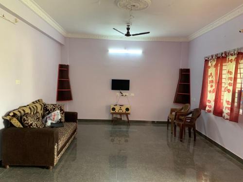 Tiruchirappalli Apartment | Alamelu Nivas, Luxurious home stay 2BHK Near Temples & Marriage Halls