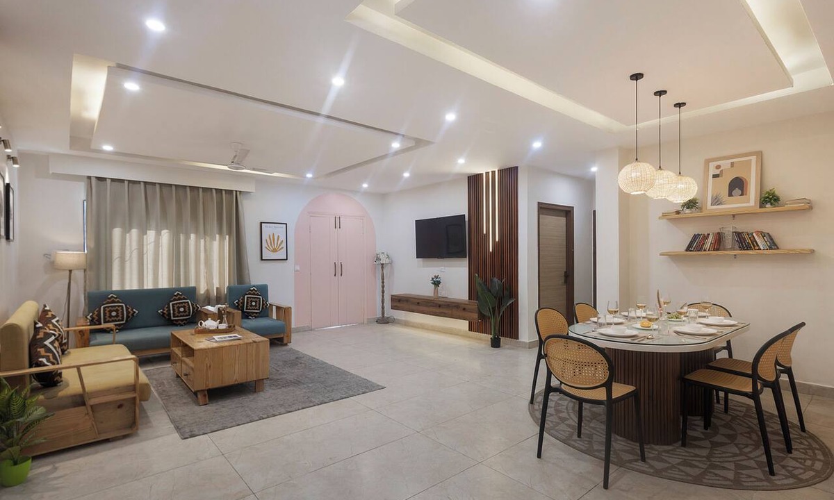 The Mall Road Apartment | Alaya Stays Snowdrop 3 BHK Apartment