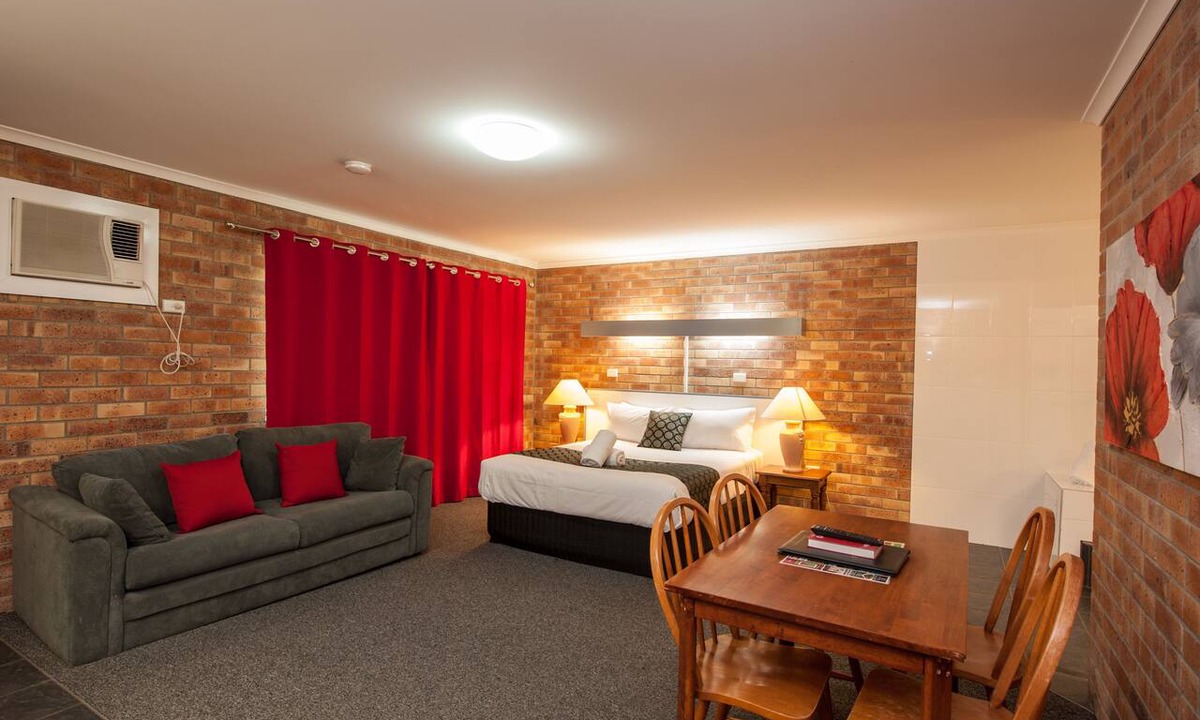 Kearneys Spring Hotel | Allan Cunningham Motel