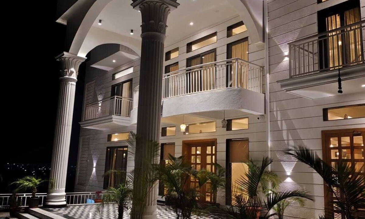 Udaipur District House | Amazing 8-bedroom Shree Niwas is a warm, family-run homestay in Titardi, Udaipur