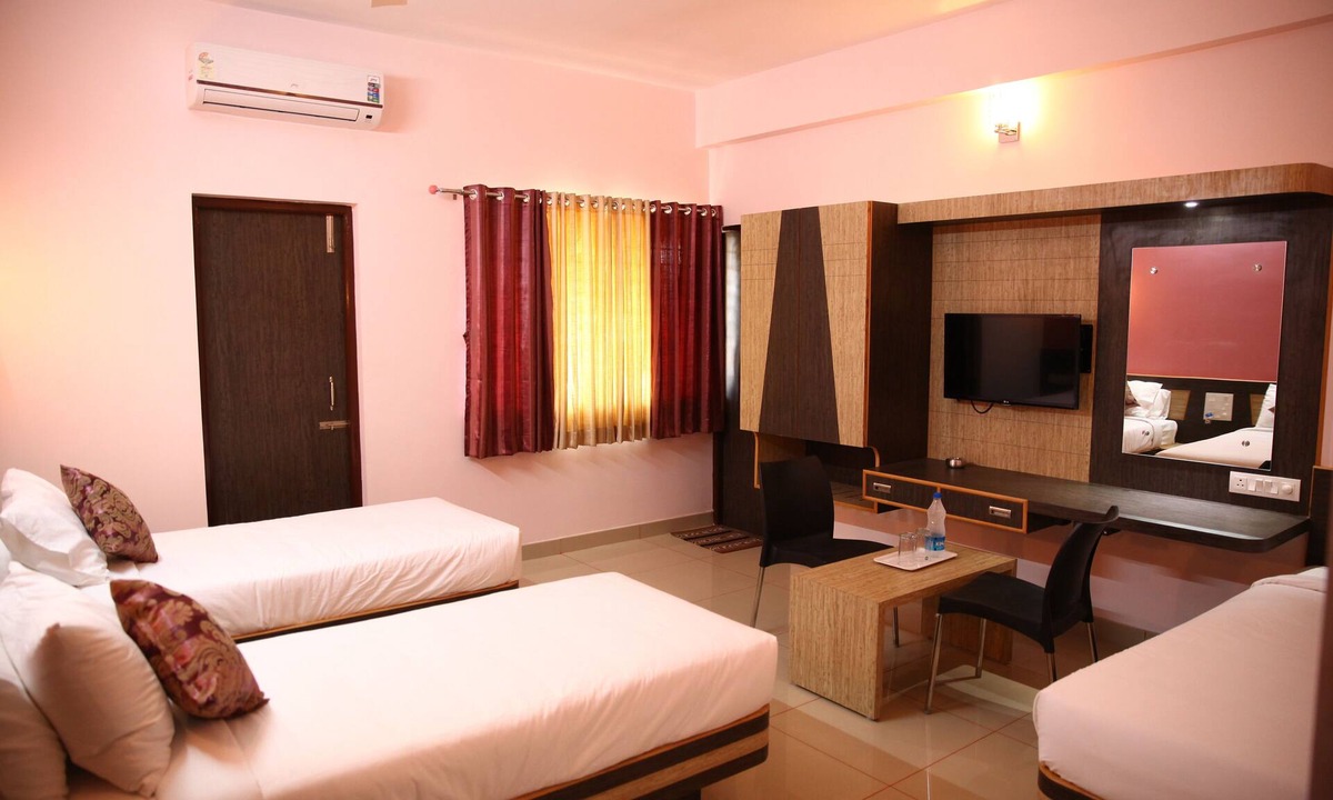 Kadur Hotel | Annapoorna Castle
