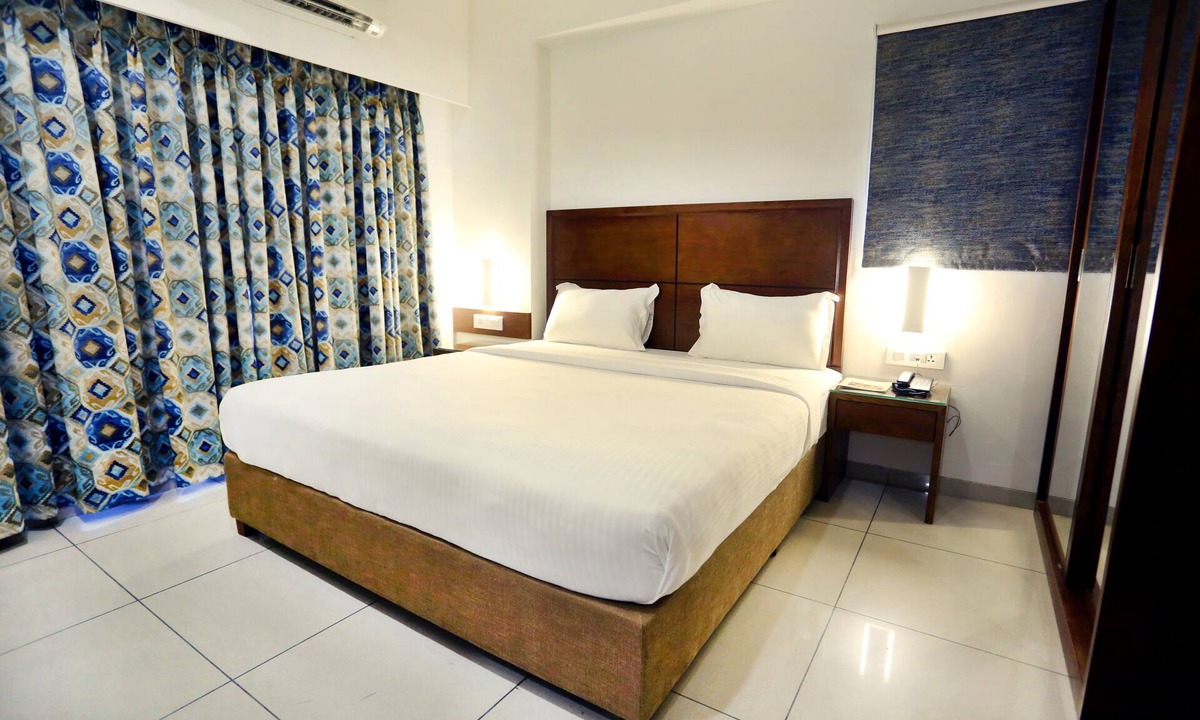 Vastrapur Apartment | Apartment 1 - The Park Residency in Ahmedabad