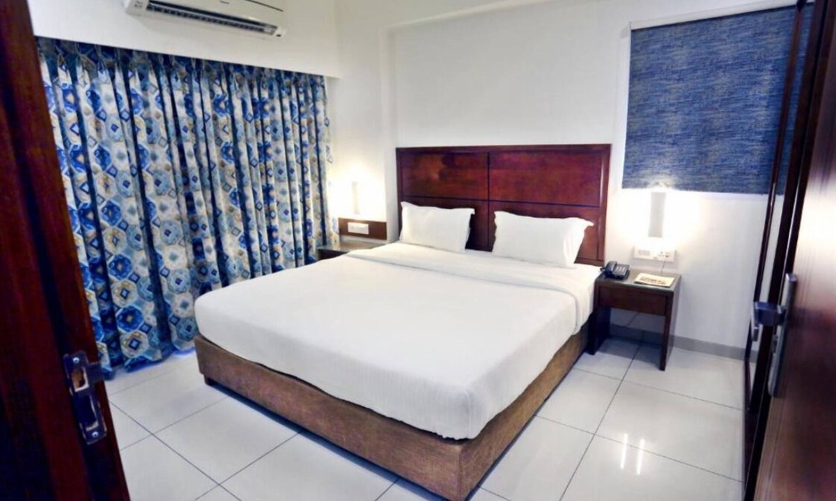 Vastrapur Apartment | Apartment 3 - The Park Residency in Ahmedabad