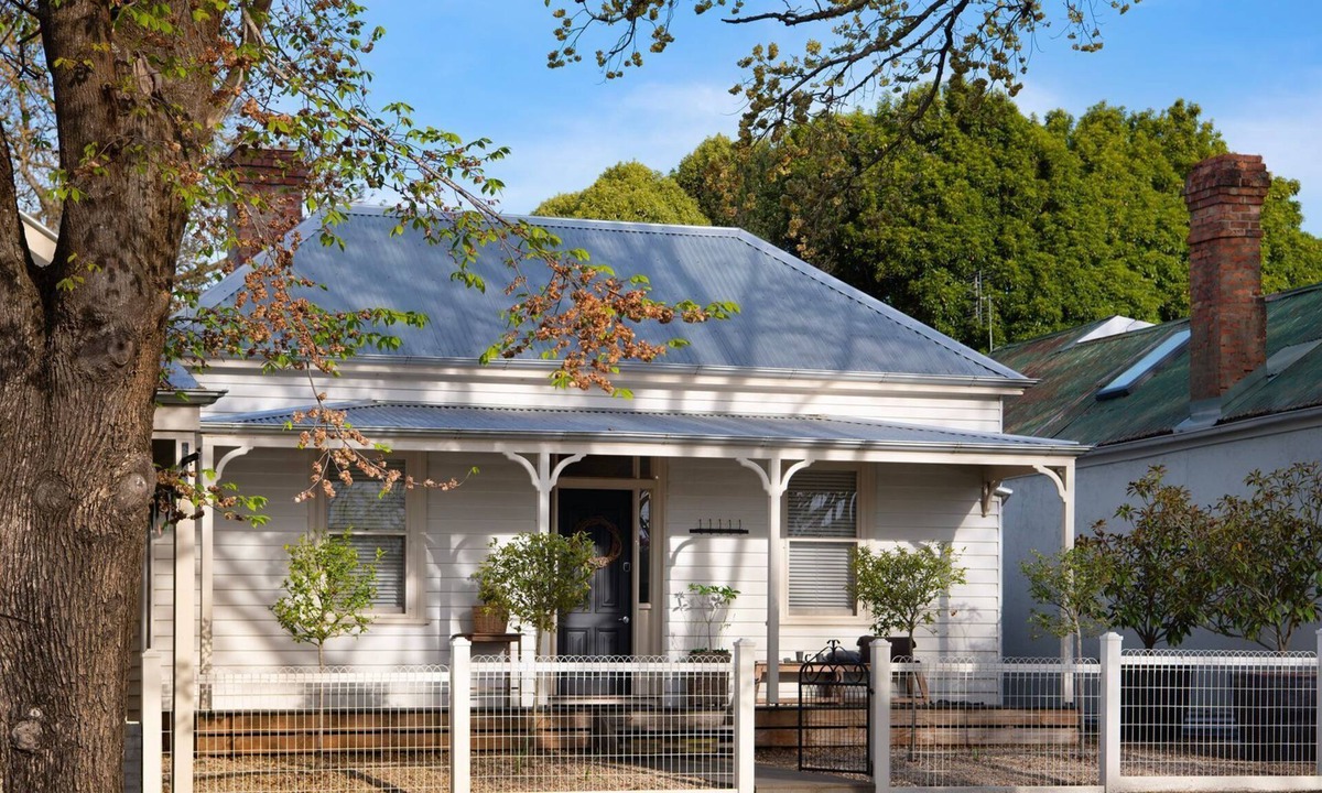 Trentham House | Arichonan House in the heart of Trentham