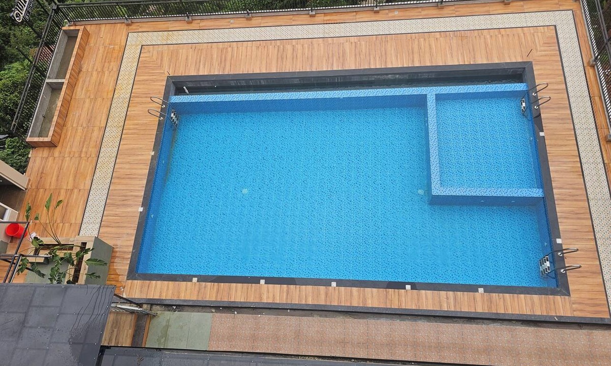 Chithirapuram Hotel | AURA 42 BY DIMORA