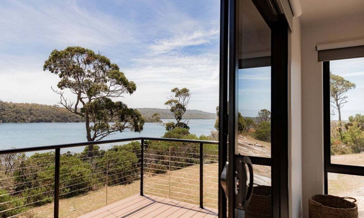 Akaroa House | Bambara | Luxury Beachfront Escape Private Path