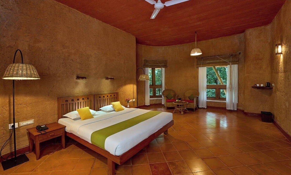 Vellamunda Hotel | Banasura Hill Resort