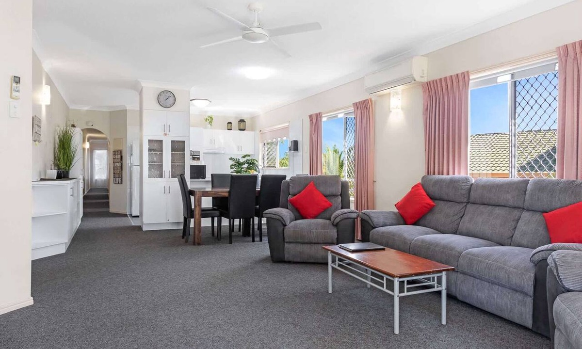 Torquay Apartment | Beachside 2-Bed Apt in Hervey Bay with Parking