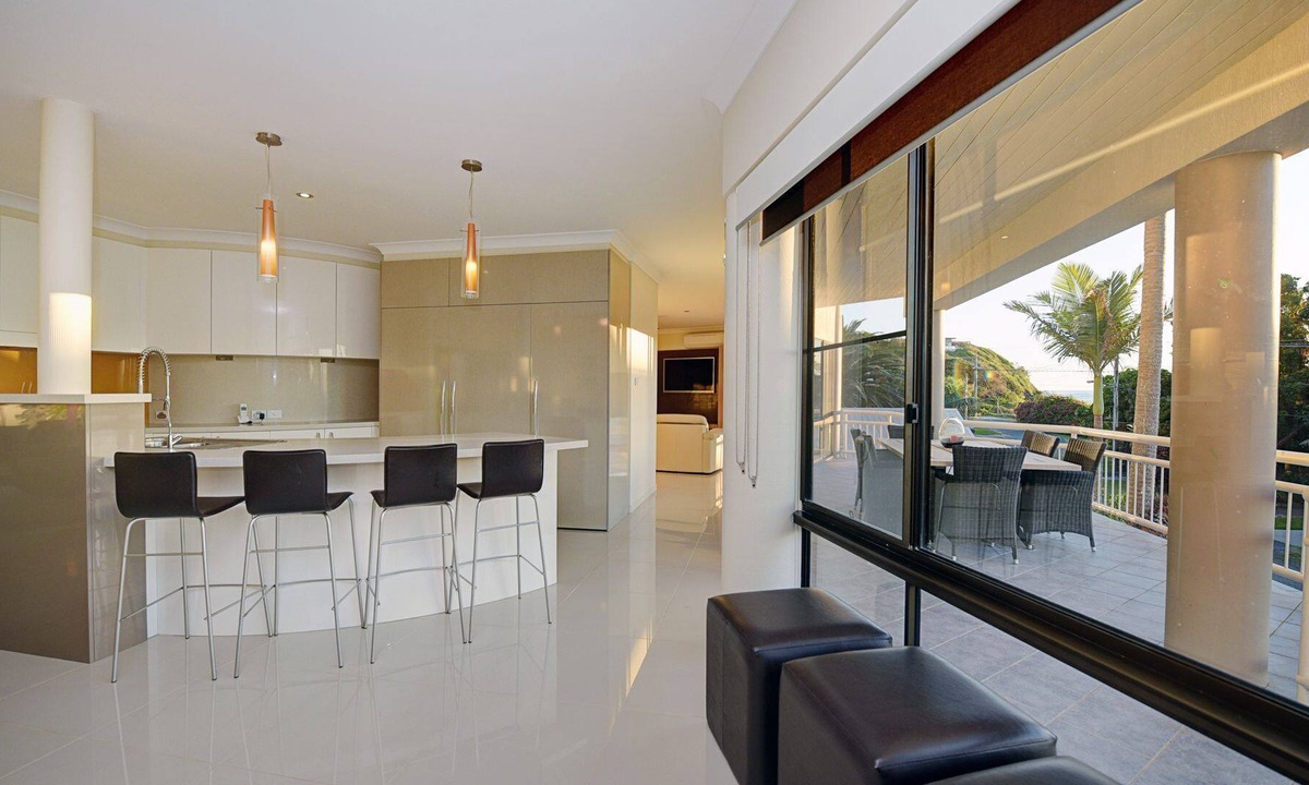 Sapphire Beach House | Beachside Manor - beachfront at Sapphire Beach