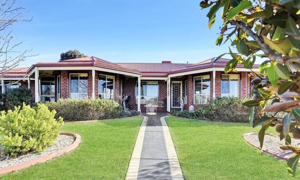 Darley House | Beautifully Rustic&Vintage Spacious Darley Home