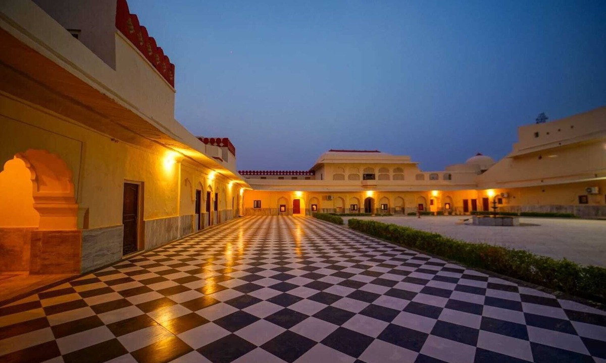 Bhandarej Hotel | Bhadrawati Palace