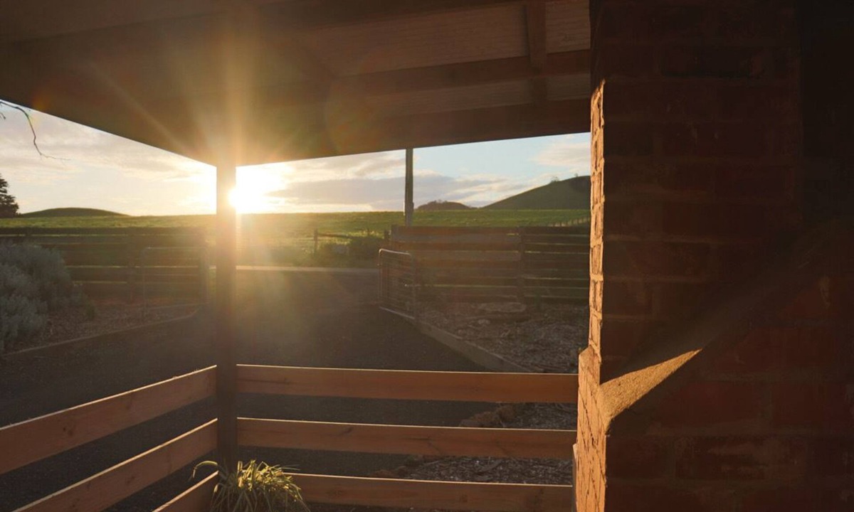 Camperdown House | Black Rock Cottage-Gateway to The Great Ocean Road