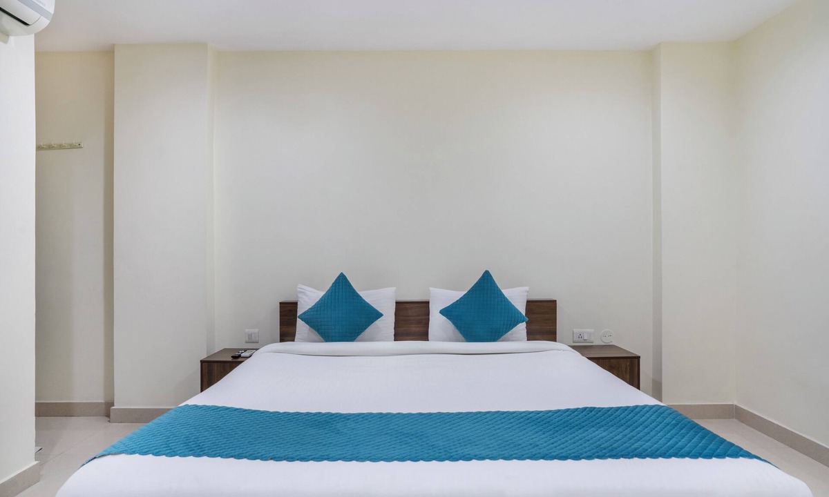 Madhapur Hotel | Blue Springs