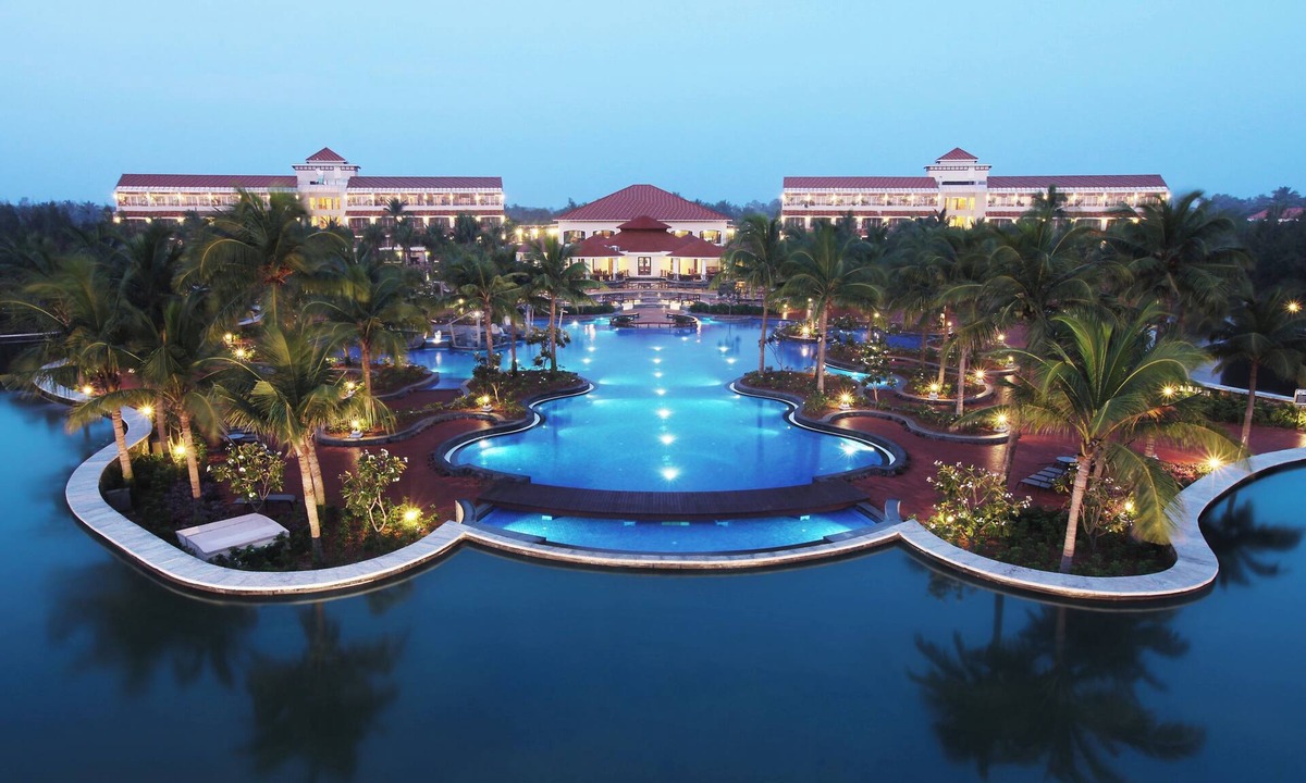 Manjakuppam Hotel | Bonjour Bonheur Ocean Spray