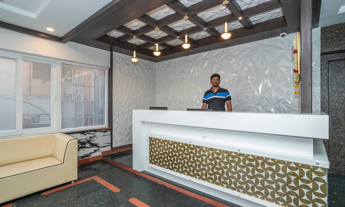 Sheshadripuram Hotel | Capital O 13184 Savi International