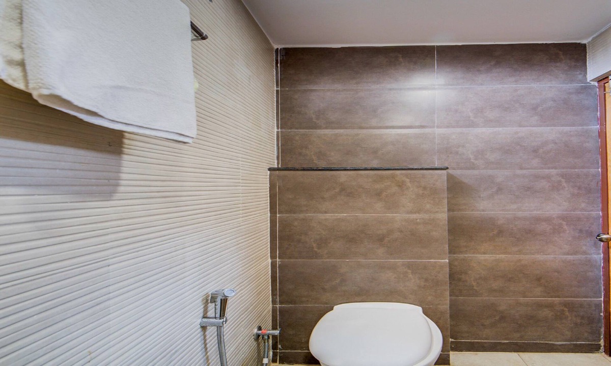 Ameerpet Hotel | CAPITAL O 15141 Townvilla Guest House