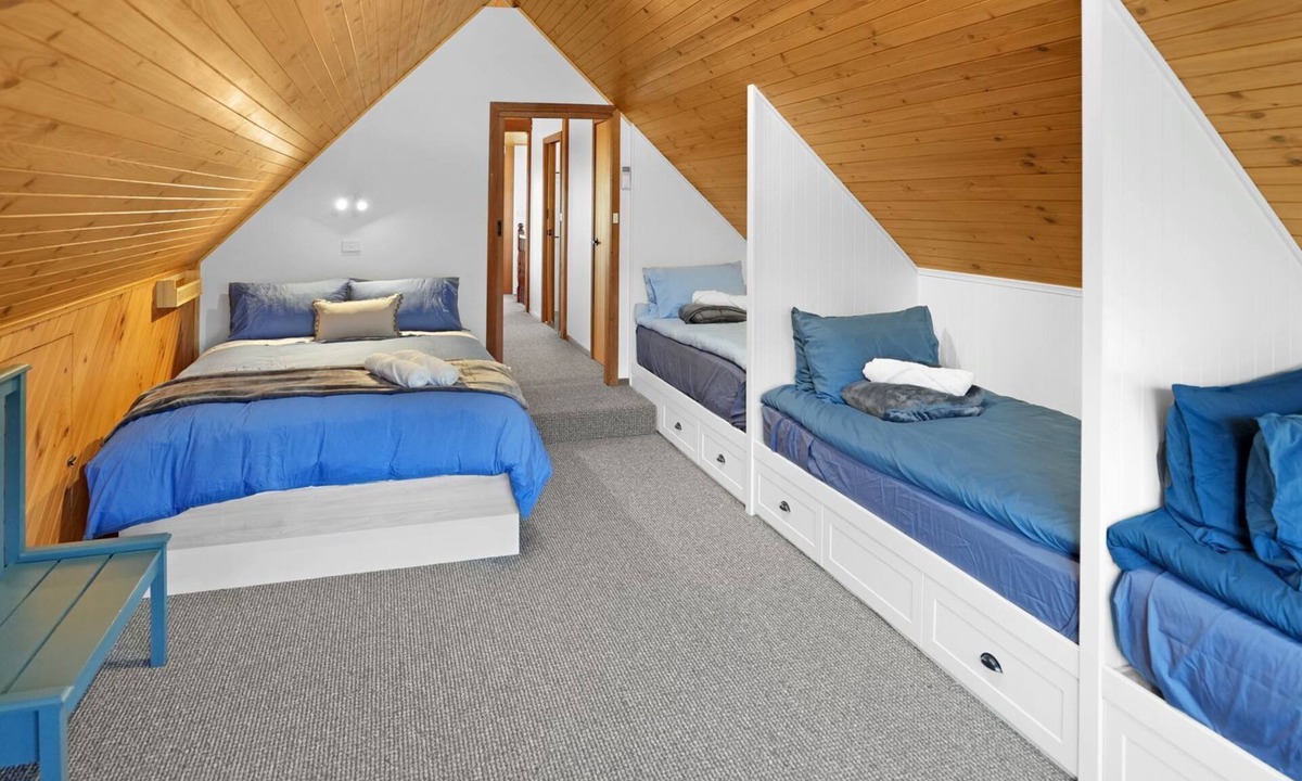 Mansfield House | Cedar Chalet - a beautiful cosy home in Mansfield