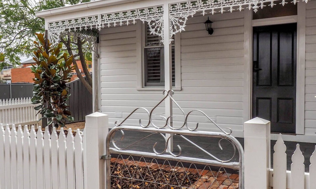 Bendigo House | Central Bendigo Cottage Charm