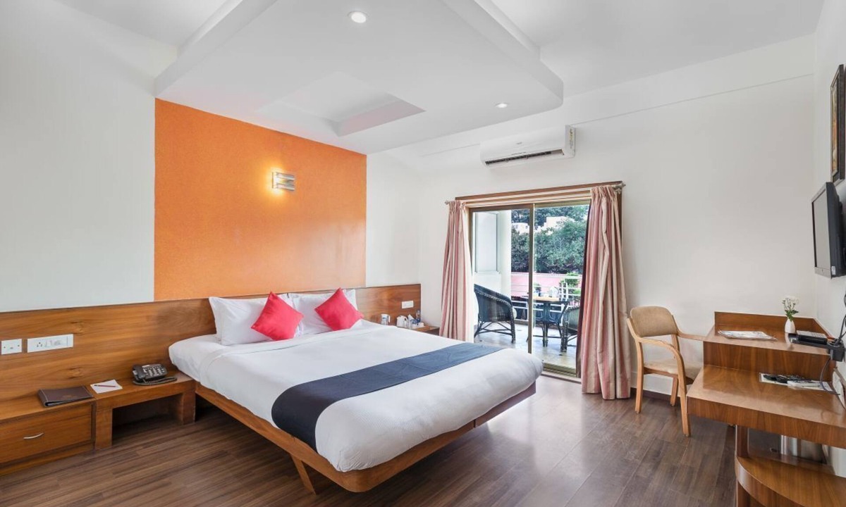 Sahakar Nagar Hotel | Chairman's Resort
