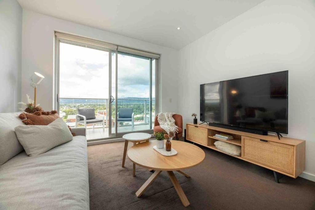 Adelaide Central Business District Apartment | City apartment, pool & carpark