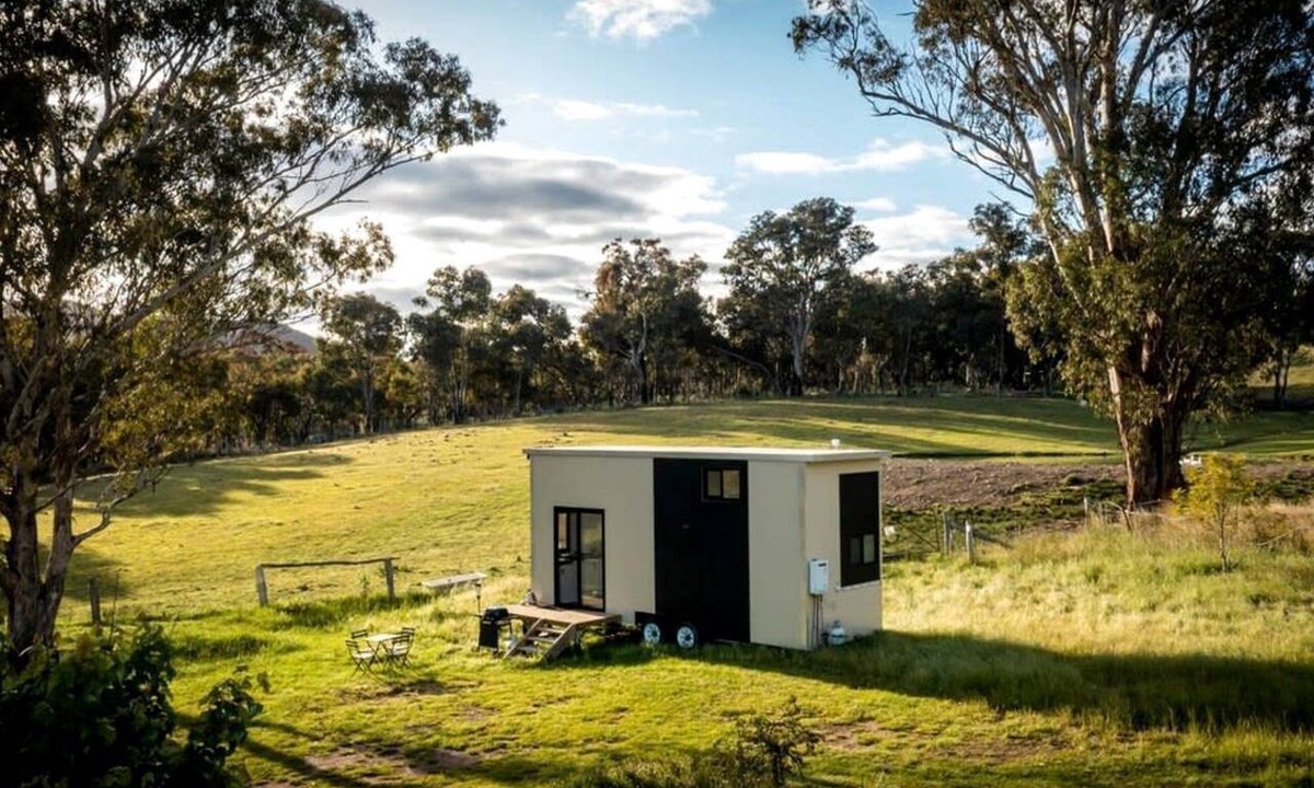 Windeyer Cabin | Classy Tiny House on an Alpaca Farm in Windeyer Ideal for Luxury Glamping, NSW