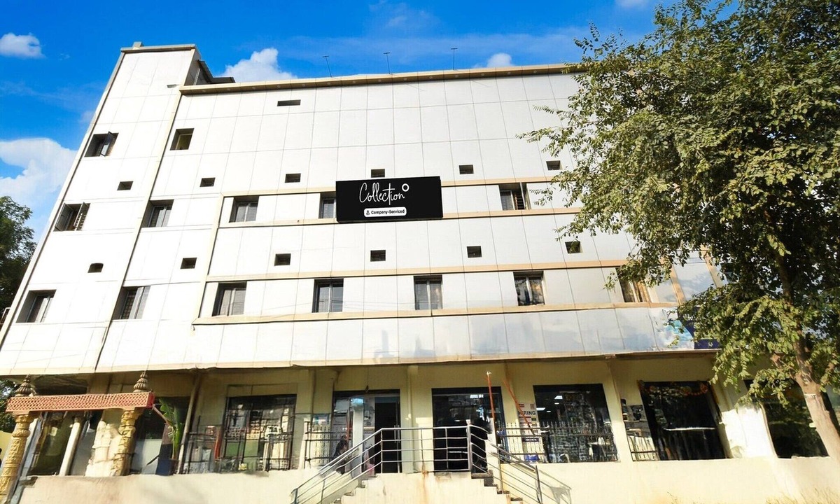 Hyderabad House | Collection O Godavari Kompally