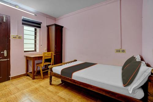 Kuravilangad Hotel | Collection O Mali Residency