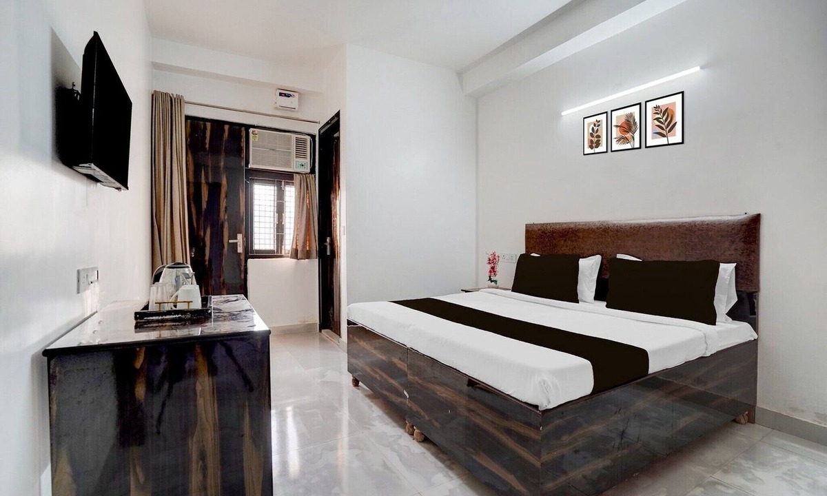 Rohini House | Collection O Sector 7 Rohini Giriraj Residency
