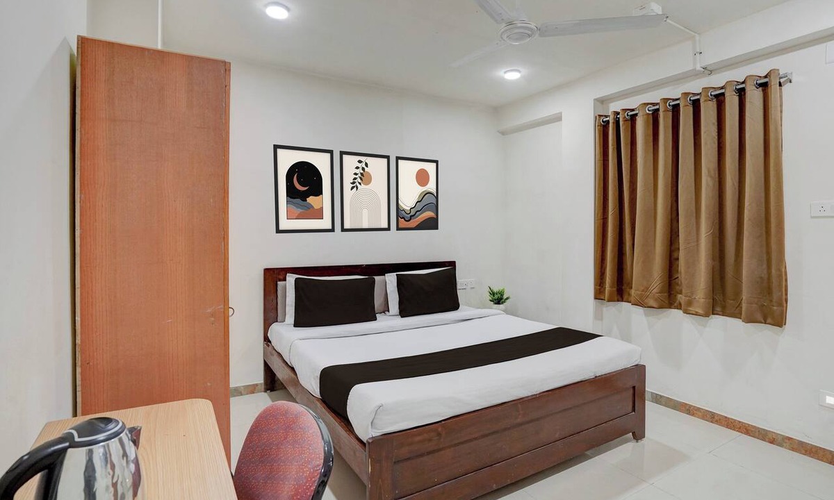 Vadodara Hotel | Collection O Vadodara Airport Formerly