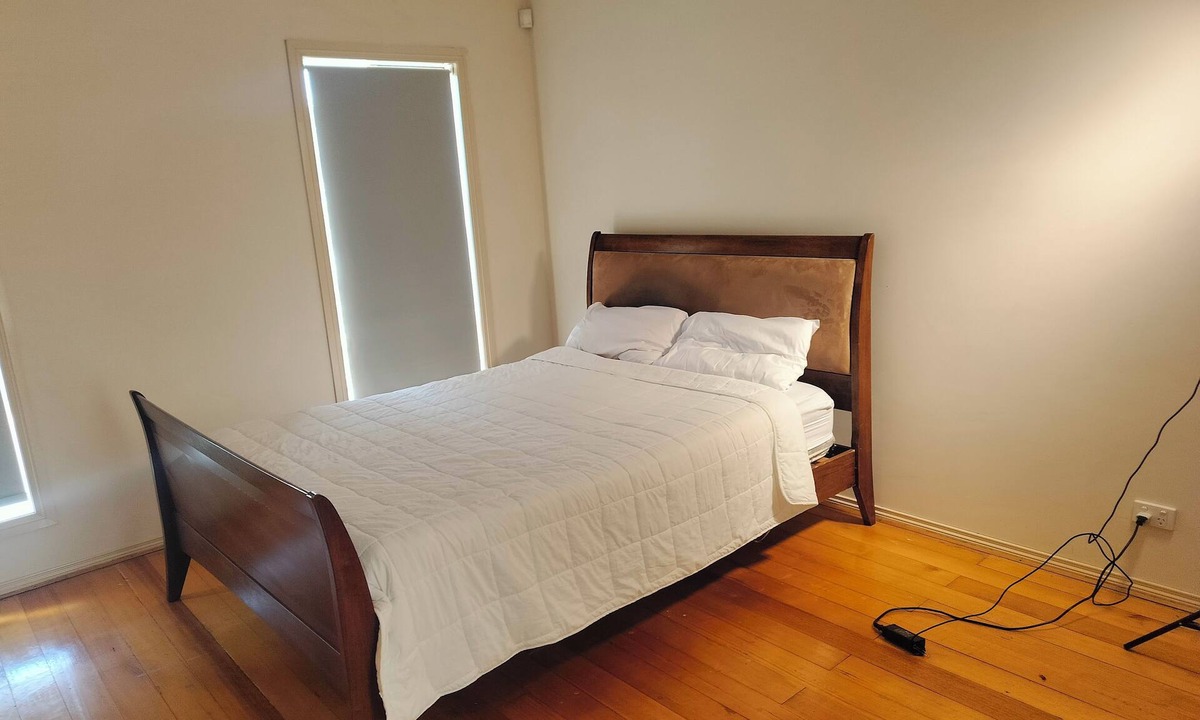 Point Cook House | Comfortable 5 Bedroom House Point Cook