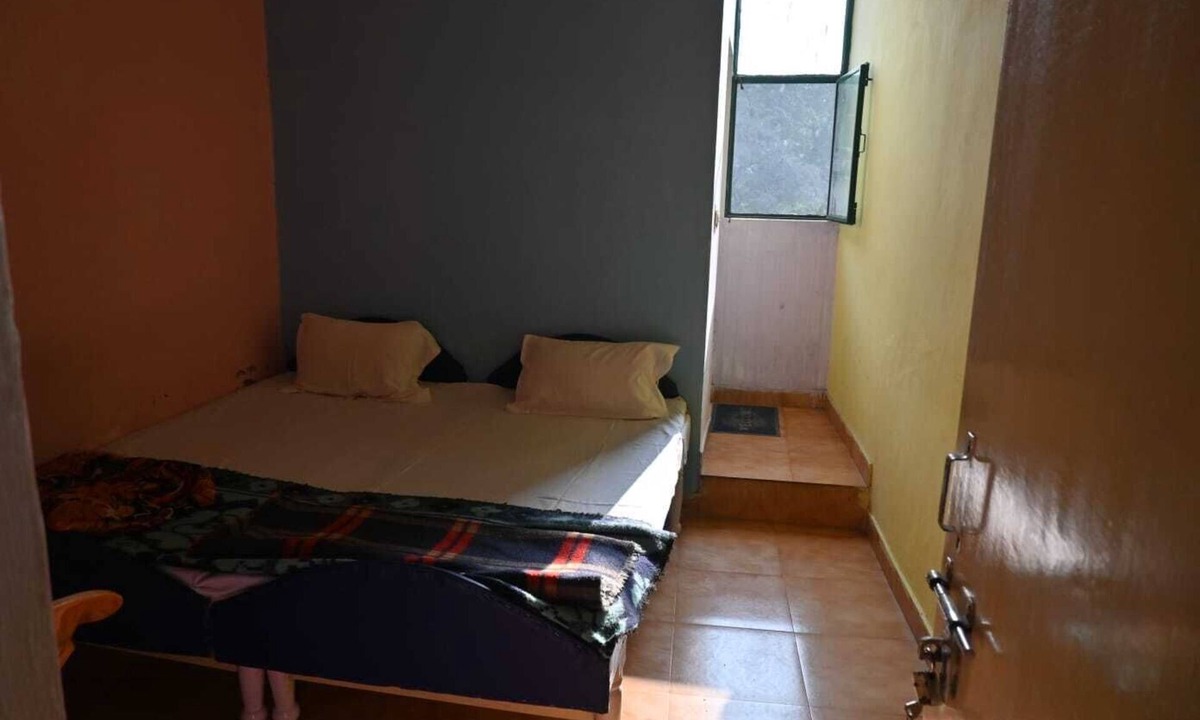 Haridwar House | Comfortable rooms at Krishna Paying Guest House near city attractions