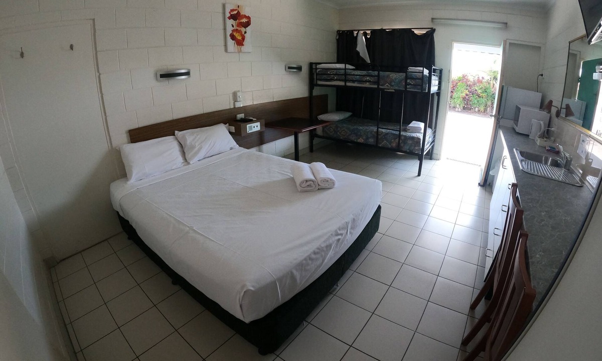 Rosslea Hotel | Coolabah Motel