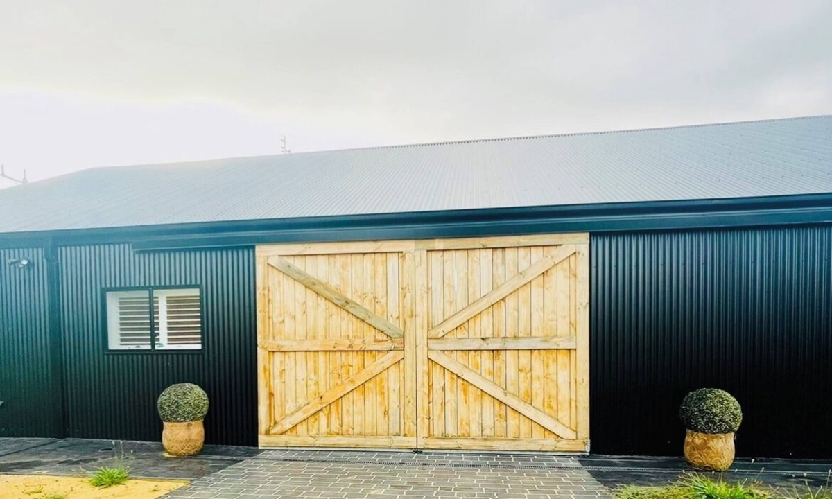 Elphinstone House | Cosy Barn/Farm Stay/Private Horse-equine Oasis