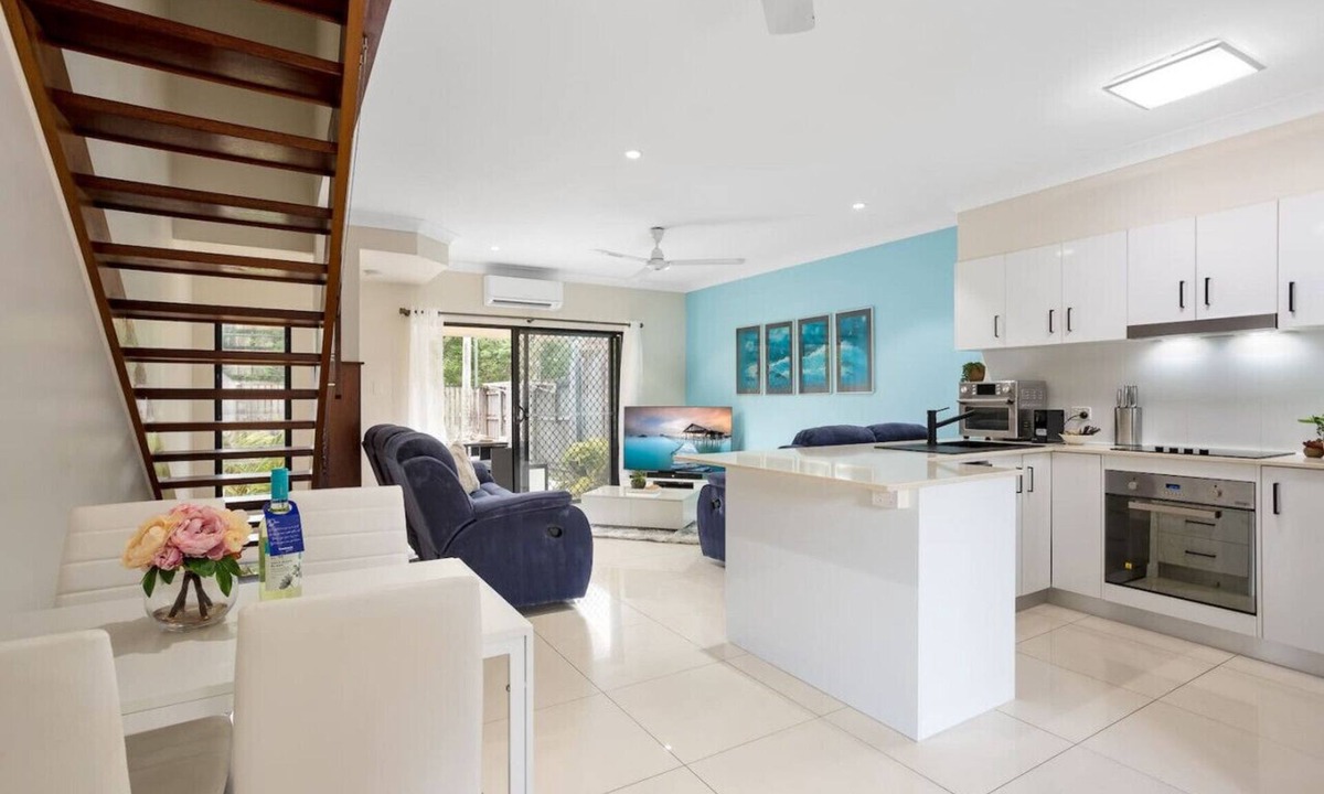 White Rock House | Cozy White Rock Retreat Near Cairns with Pool & Garden