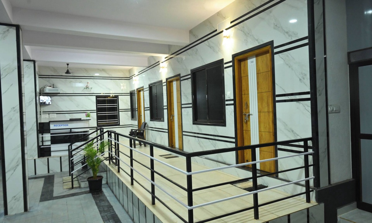 Murudeshwara Hotel | CR7 Stay Rooms and Homestay