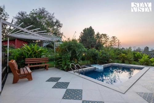 Karjat Villa | Daffodil Villa by VEO, StayVista - 4BHK with Pet Friendly & Mountain View