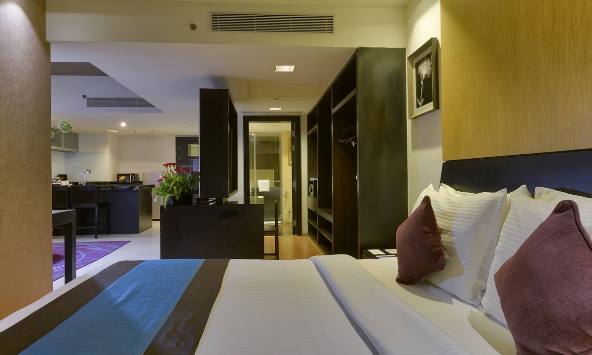 Koramangala Hotel | Davanam Sarovar Portico Suites Bengaluru