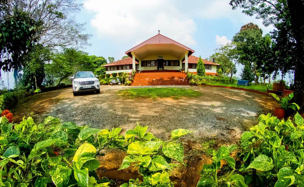 Kottappadi part Cabin | Deluxe Twin Room In British Bungalow