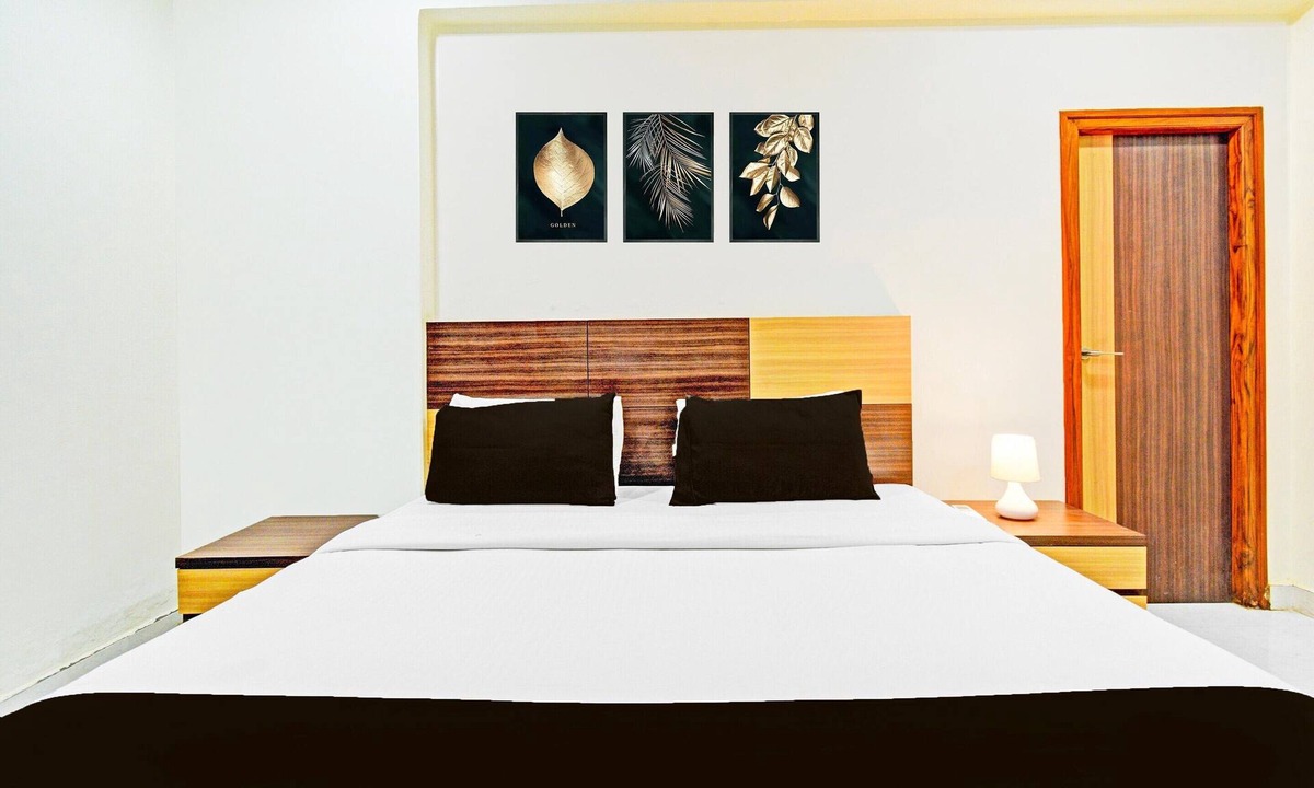 Kondapur House | Deluxe With Twin Bed Rrr Inn