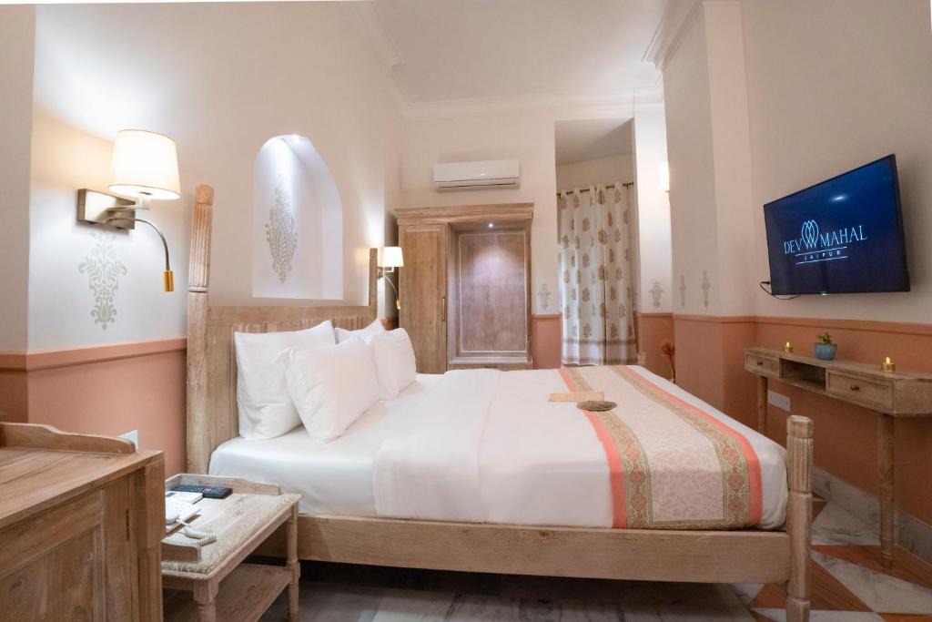 Bani Park Hotel | Dev Mahal - A Boutique Heritage Hotel