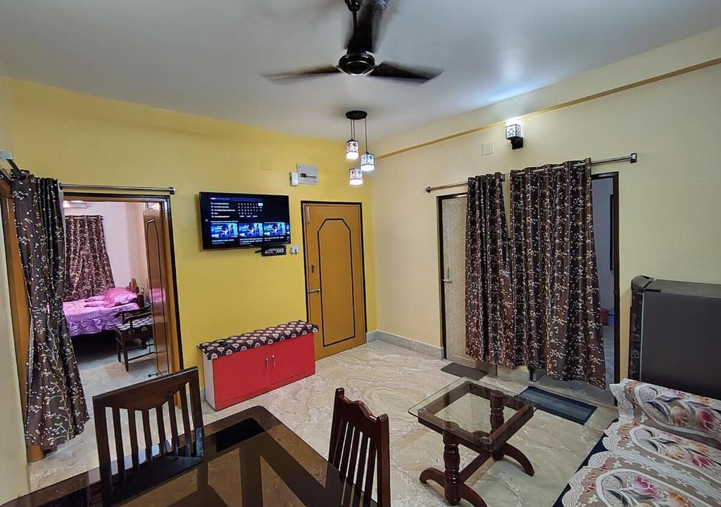 Kolkata Apartment | Diamond Suite, South Calcutta - AC 2BHK with private gym