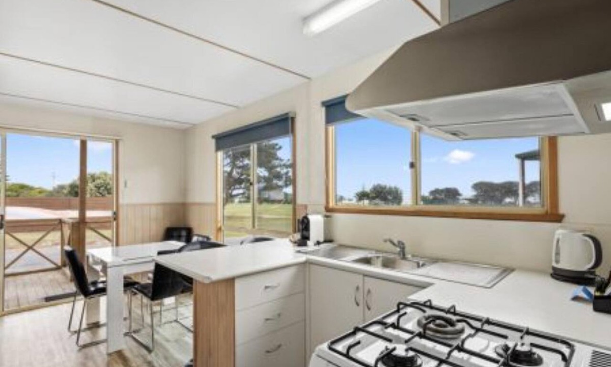 East Devonport Cabin | Discovery Parks - Devonport